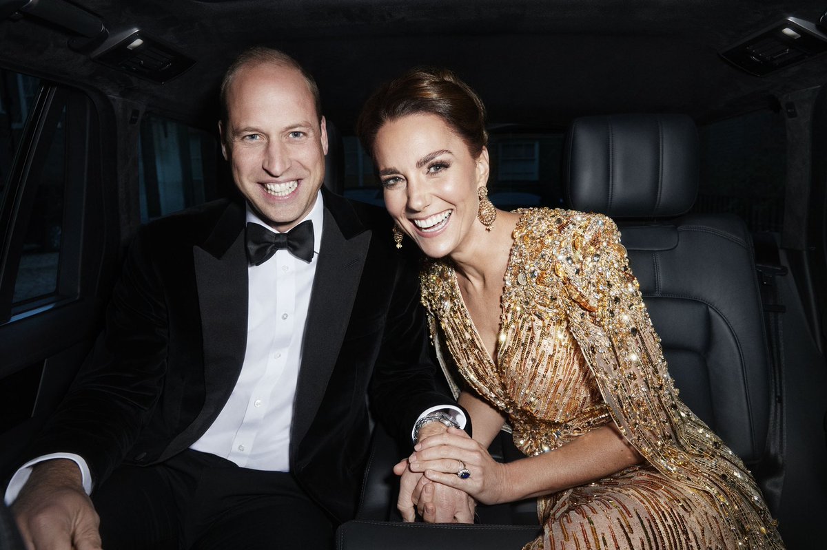 William and Catherine Say Happy New Year with a Surprise Snap